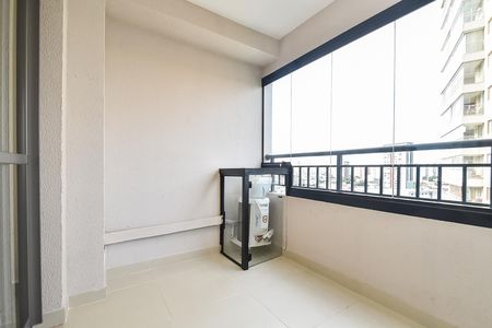 Studio para alugar com 28m², 1 quarto e sem vaga Studio para alugar com 28m², 1 quarto e sem vagaVaranda