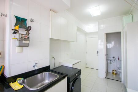 Apartamento à venda com 192m², 3 quartos e 3 vagas Apartamento à venda com 192m², 3 quartos e 3 vagasÁrea de serviço