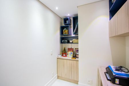Apartamento à venda com 192m², 3 quartos e 3 vagas Apartamento à venda com 192m², 3 quartos e 3 vagasEscritório