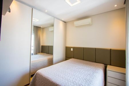 Apartamento à venda com 192m², 3 quartos e 3 vagas Apartamento à venda com 192m², 3 quartos e 3 vagasQuarto 3 - Suíte