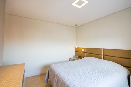 Apartamento à venda com 192m², 3 quartos e 3 vagas Apartamento à venda com 192m², 3 quartos e 3 vagasQuarto 1 - Suíte