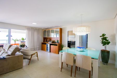 Apartamento à venda com 192m², 3 quartos e 3 vagas Apartamento à venda com 192m², 3 quartos e 3 vagasSala