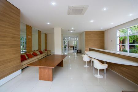 Apartamento à venda com 192m², 3 quartos e 3 vagas Apartamento à venda com 192m², 3 quartos e 3 vagasÁrea comum - Salão de festas