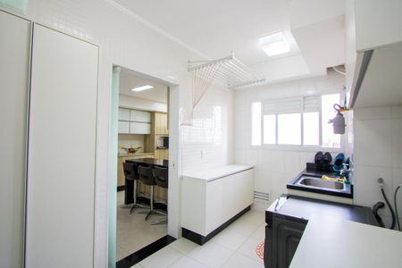 Apartamento à venda com 192m², 3 quartos e 3 vagas Apartamento à venda com 192m², 3 quartos e 3 vagasÁrea de serviço