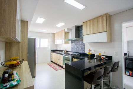Apartamento à venda com 192m², 3 quartos e 3 vagas Apartamento à venda com 192m², 3 quartos e 3 vagasCozinha