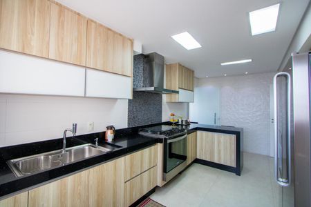 Apartamento à venda com 192m², 3 quartos e 3 vagas Apartamento à venda com 192m², 3 quartos e 3 vagasCozinha