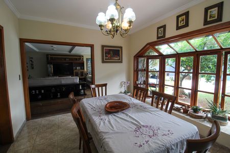 Casa à venda com 390m², 4 quartos e 4 vagas Casa à venda com 390m², 4 quartos e 4 vagasSala de Jantar