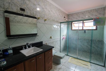 Banheiro de casa à venda com 4 quartos, 390m² em Parque dos Principes, São Paulo