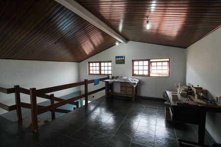 Casa à venda com 390m², 4 quartos e 4 vagas Casa à venda com 390m², 4 quartos e 4 vagasAteliê