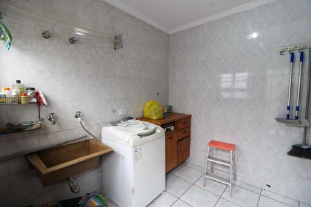 Casa à venda com 390m², 4 quartos e 4 vagas Casa à venda com 390m², 4 quartos e 4 vagasLavanderia