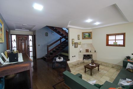 Casa à venda com 390m², 4 quartos e 4 vagas Casa à venda com 390m², 4 quartos e 4 vagasSala