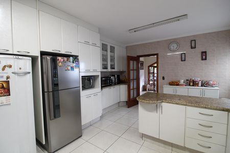 Casa à venda com 390m², 4 quartos e 4 vagas Casa à venda com 390m², 4 quartos e 4 vagasCozinha
