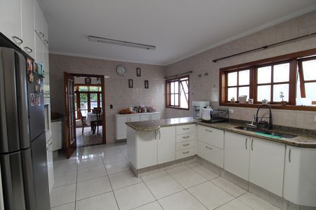 Casa à venda com 390m², 4 quartos e 4 vagas Casa à venda com 390m², 4 quartos e 4 vagasCozinha