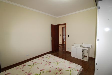 Casa à venda com 390m², 4 quartos e 4 vagas Casa à venda com 390m², 4 quartos e 4 vagasQuarto 1