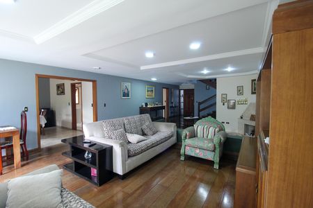 Casa à venda com 390m², 4 quartos e 4 vagas Casa à venda com 390m², 4 quartos e 4 vagasSala
