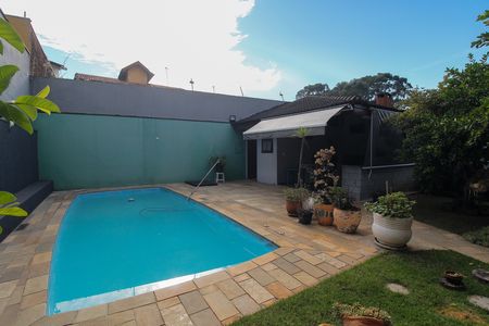 Casa à venda com 390m², 4 quartos e 4 vagas Casa à venda com 390m², 4 quartos e 4 vagasQuintal