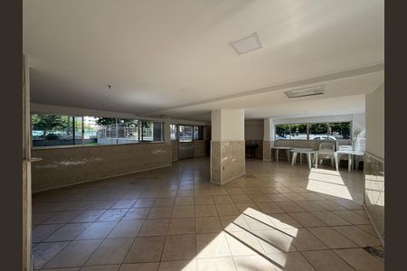 Apartamento para alugar com 50m², 2 quartos e 1 vaga Apartamento para alugar com 50m², 2 quartos e 1 vagaÁrea comum - Salão de festas