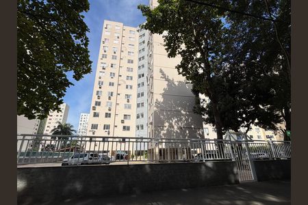 Apartamento para alugar com 50m², 2 quartos e 1 vaga Apartamento para alugar com 50m², 2 quartos e 1 vagaFachada