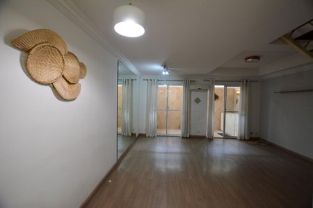 Casa de condomínio à venda com 115m², 3 quartos e 2 vagas Casa de condomínio à venda com 115m², 3 quartos e 2 vagasSALA