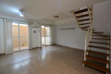 SALA de casa de condomínio à venda com 3 quartos, 115m² em Jardim das Esmeraldas, São Paulo