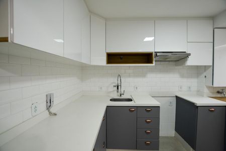 Casa de condomínio à venda com 115m², 3 quartos e 2 vagas Casa de condomínio à venda com 115m², 3 quartos e 2 vagasCOZINHA