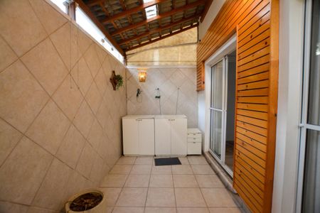 Casa de condomínio à venda com 115m², 3 quartos e 2 vagas Casa de condomínio à venda com 115m², 3 quartos e 2 vagasVARANDA DA SALA