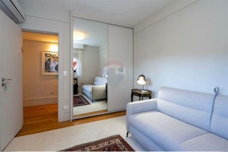 Apartamento à venda com 257m², 3 quartos e 4 vagas