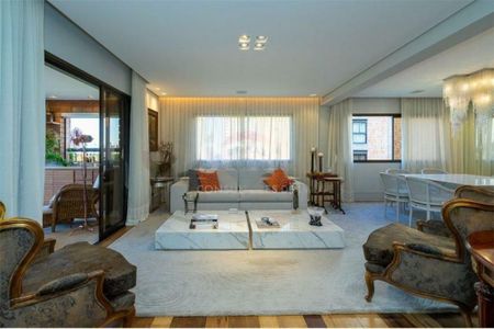 Apartamento à venda com 257m², 3 quartos e 4 vagas