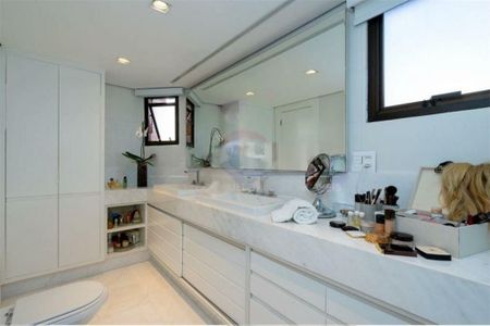 Apartamento à venda com 257m², 3 quartos e 4 vagas