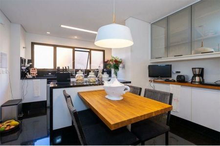 Apartamento à venda com 257m², 3 quartos e 4 vagas
