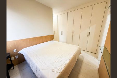 Apartamento para alugar com 130m², 3 quartos e 3 vagas Apartamento para alugar com 130m², 3 quartos e 3 vagasQuarto