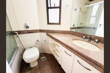 Apartamento para alugar com 130m², 3 quartos e 3 vagas Apartamento para alugar com 130m², 3 quartos e 3 vagasBanheiro