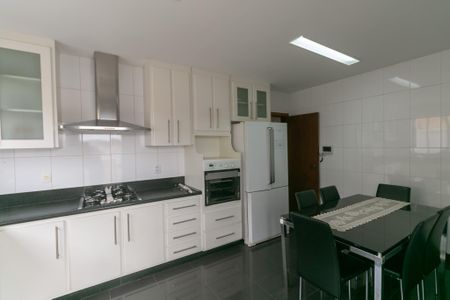 Casa para alugar com 720m², 4 quartos e 10 vagas
