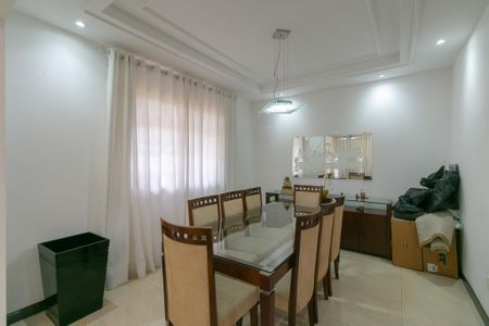 Casa para alugar com 4 quartos, 367m² em Álvaro Camargos, Belo Horizonte