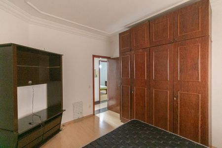 Casa para alugar com 720m², 4 quartos e 10 vagas
