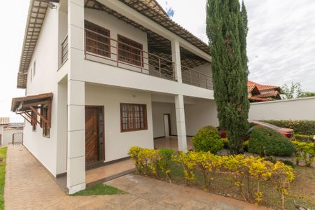 Casa para alugar com 720m², 4 quartos e 10 vagas