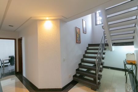 Casa para alugar com 720m², 4 quartos e 10 vagas