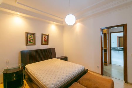 Casa para alugar com 720m², 4 quartos e 10 vagas