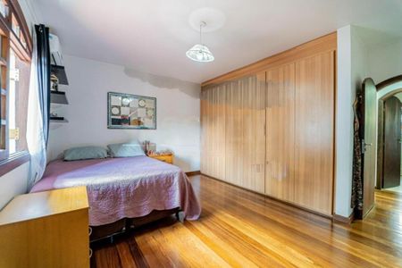 Casa à venda com 4 quartos, 482m² em Jardim Cordeiro, São Paulo