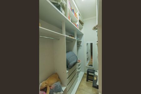 Casa de condomínio para alugar com 290m², 3 quartos e 4 vagas Casa de condomínio para alugar com 290m², 3 quartos e 4 vagasCloset da suíte 1