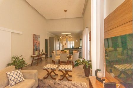 Casa de condomínio para alugar com 290m², 3 quartos e 4 vagas Casa de condomínio para alugar com 290m², 3 quartos e 4 vagasSala