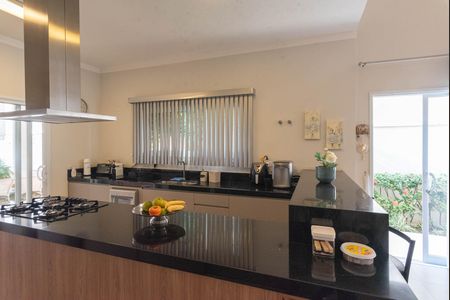 Casa de condomínio para alugar com 290m², 3 quartos e 4 vagas Casa de condomínio para alugar com 290m², 3 quartos e 4 vagasCozinha