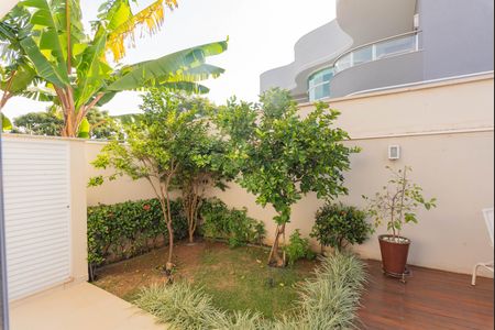 Casa de condomínio para alugar com 290m², 3 quartos e 4 vagas Casa de condomínio para alugar com 290m², 3 quartos e 4 vagasVista da Suíte 3