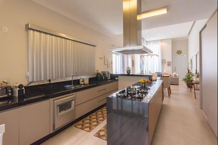 Casa de condomínio para alugar com 290m², 3 quartos e 4 vagas Casa de condomínio para alugar com 290m², 3 quartos e 4 vagasCozinha