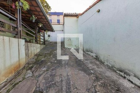 Casa à venda com 200m², 4 quartos e 5 vagas Casa à venda com 200m², 4 quartos e 5 vagasÁrea externa