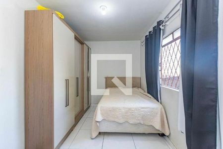 Casa à venda com 200m², 4 quartos e 5 vagas Casa à venda com 200m², 4 quartos e 5 vagasQuarto