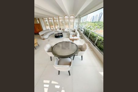 Apartamento à venda com 341m², 4 quartos e sem vaga