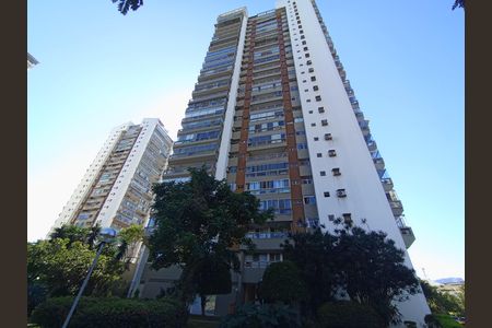 Apartamento à venda com 100m², 2 quartos e 1 vaga Apartamento à venda com 100m², 2 quartos e 1 vagaFachada