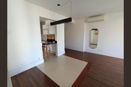 Apartamento à venda com 100m², 2 quartos e 1 vaga Apartamento à venda com 100m², 2 quartos e 1 vagaSala