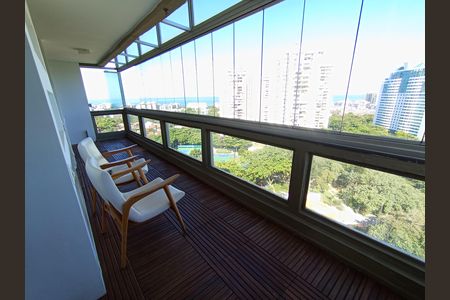 Apartamento à venda com 100m², 2 quartos e 1 vaga Apartamento à venda com 100m², 2 quartos e 1 vagaVaranda